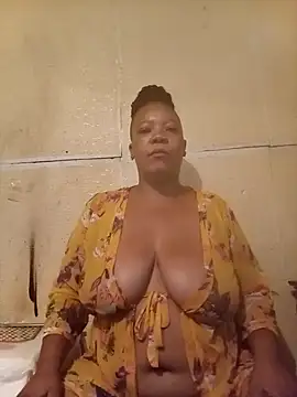 boobsqueenxo online show from March 19, 5:33 am