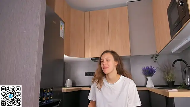 Snapshot of FoxFever chatting on November 24, 7:19 am FoxFever online show from November 24, 7:19 am