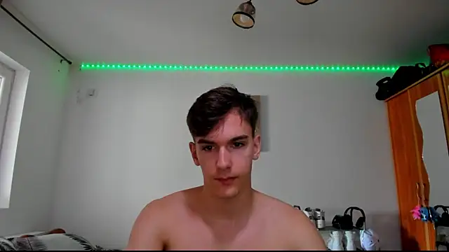 BradyFlint online show from June 9, 4:02 am