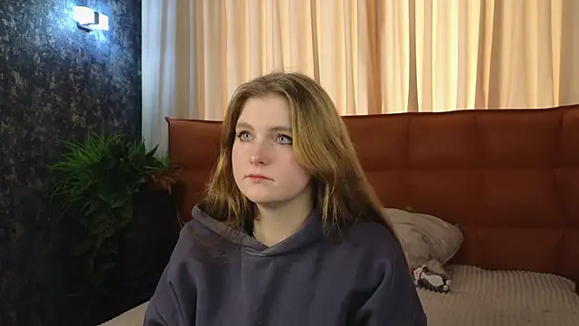 NightSaffron online show from November 25, 7:19 am