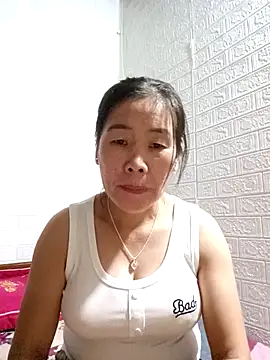 Snapshot of tabby-cat11 chatting on November 6, 3:18 am tabby-cat11 online show from November 6, 3:18 am