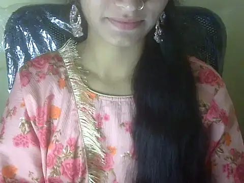 Snapshot of Shezi_N chatting on October 28, 10:30 am Shezi N online show from October 28, 10:30 am