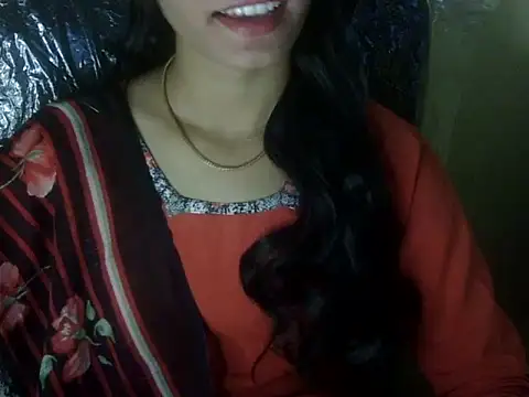 Snapshot of Shezi_N chatting on November 15, 1:51 pm Shezi N online show from November 15, 1:51 pm