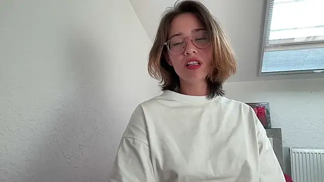 WillHannah online show from July 8, 2:43 pm