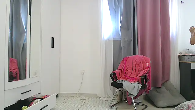 Snapshot of Your_Desires07 chatting on October 26, 10:21 am Your Desires07 online show from October 26, 10:21 am