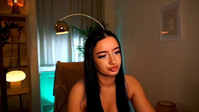  blackpearlll online show from January 18, 10:30 am