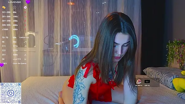 TinyMollys online show from February 14, 4:59 pm