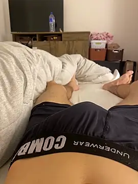 leozin01 online show from November 7, 5:13 pm