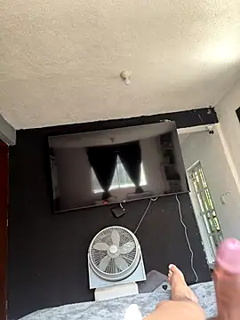 Snapshot of RMorales91 chatting on October 31, 3:24 pm RMorales91 online show from October 31, 3:24 pm