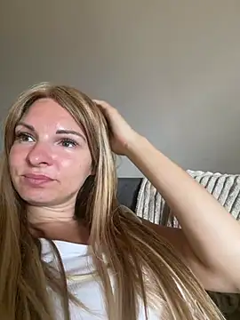 kinkysarahx online show from July 28, 8:54 am