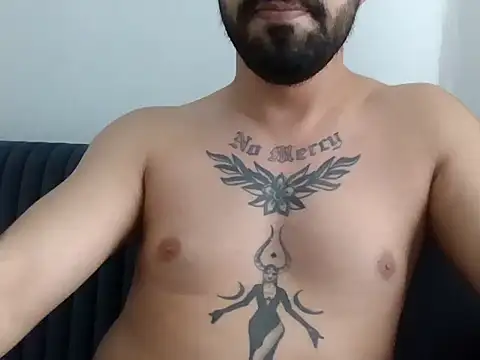 Snapshot of Scaryghost65 chatting on November 29, 8:50 am Scaryghost65 online show from November 29, 8:50 am