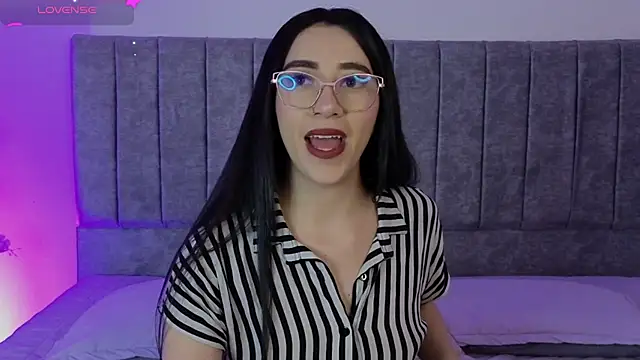 Snapshot of GabbieHill chatting on November 3, 8:10 pm GabbieHill online show from November 3, 8:10 pm