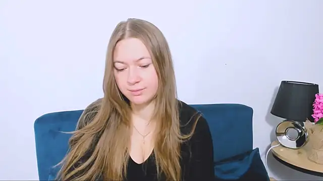 Snapshot of LeaNaughty chatting on November 24, 7:41 am LeaNaughty online show from November 24, 7:41 am