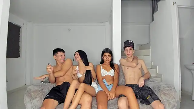 Snapshot of HottWett chatting on October 16, 9:27 pm HottWett online show from October 16, 9:27 pm