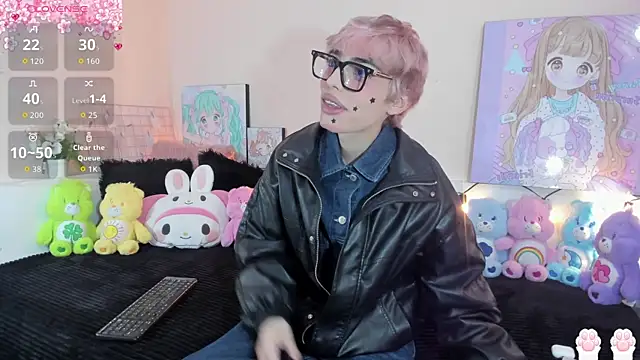 Strawberry Kitty  online show from December 22, 3:47 am