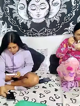 Snapshot of emily_n_abby chatting on May 13, 1:41 pm emily n abby online show from May 13, 1:41 pm