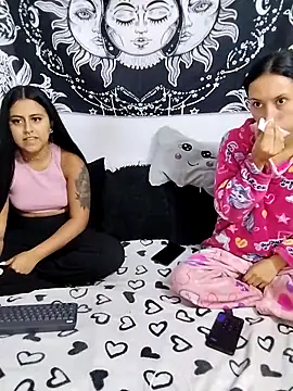 Snapshot of emily_n_abby chatting on May 14, 2:35 pm emily n abby online show from May 14, 2:35 pm
