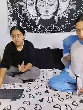 Snapshot of emily_n_abby chatting on May 20, 1:39 pm emily n abby online show from May 20, 1:39 pm