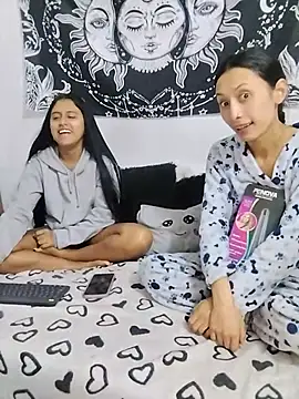 Snapshot of emily_n_abby chatting on June 6, 1:27 pm emily n abby online show from June 6, 1:27 pm
