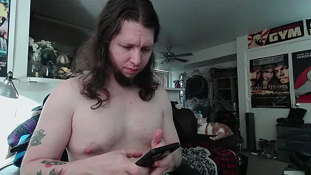 biggerisbetter12 online show from May 1, 11:20 pm