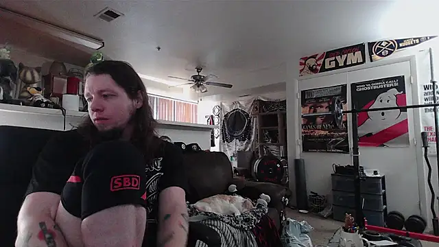 biggerisbetter12 online show from July 21, 6:21 pm