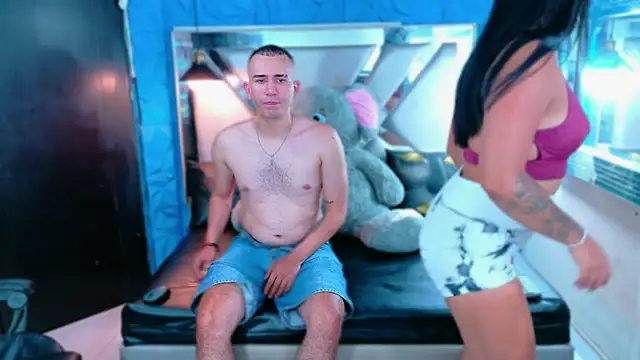 Snapshot of TemptationDual chatting on November 7, 6:19 pm TemptationDual online show from November 7, 6:19 pm