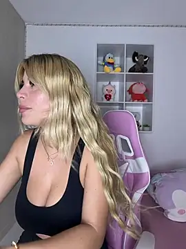 Snapshot of _Alicee_1 chatting on July 16, 1:22 am Alicee 1 online show from July 16, 1:22 am