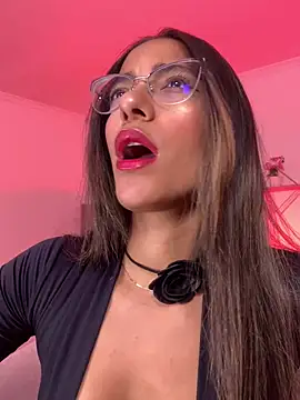 Snapshot of elegant__rouse chatting on May 8, 10:48 pm elegant rouse online show from May 8, 10:48 pm