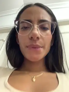 Snapshot of elegant__rouse chatting on June 11, 3:04 am elegant rouse online show from June 11, 3:04 am