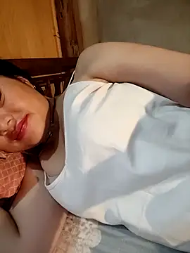 Snapshot of Sinhlinh2020 chatting on October 27, 3:16 pm Sinhlinh2020 online show from October 27, 3:16 pm