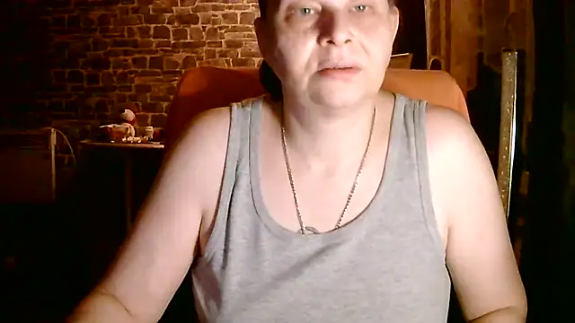 Snapshot of Diamond_Bite chatting on October 19, 8:53 pm Diamond Bite online show from October 19, 8:53 pm