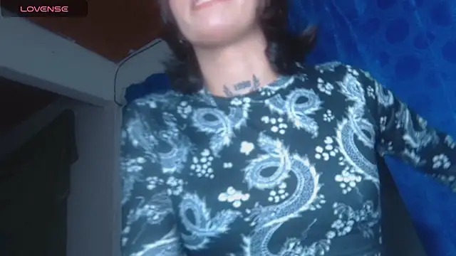 Snapshot of Scarlett_crastrawberry chatting on November 7, 6:08 pm Scarlett crastrawberry online show from November 7, 6:08 pm