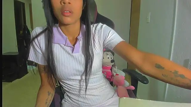 Snapshot of bad_girl_xxx chatting on June 20, 3:42 am bad girl xxx online show from June 20, 3:42 am