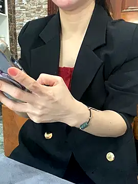 Snapshot of Phale2x chatting on November 30, 7:56 am Phale2x online show from November 30, 7:56 am