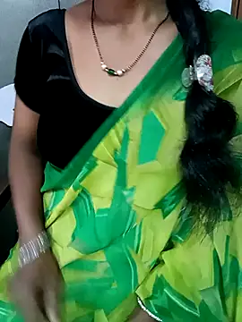 Snapshot of Sravya__ chatting on October 31, 5:30 am Sravya online show from October 31, 5:30 am