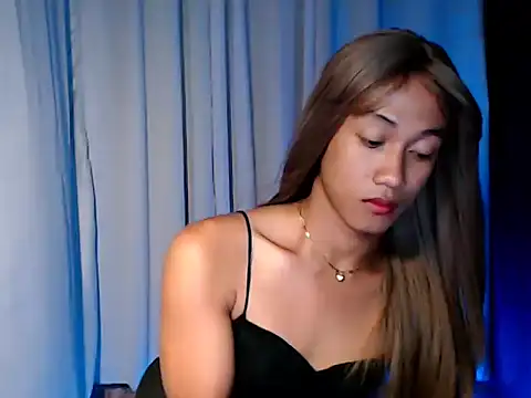 taylaxuxu online show from March 11, 2:06 am