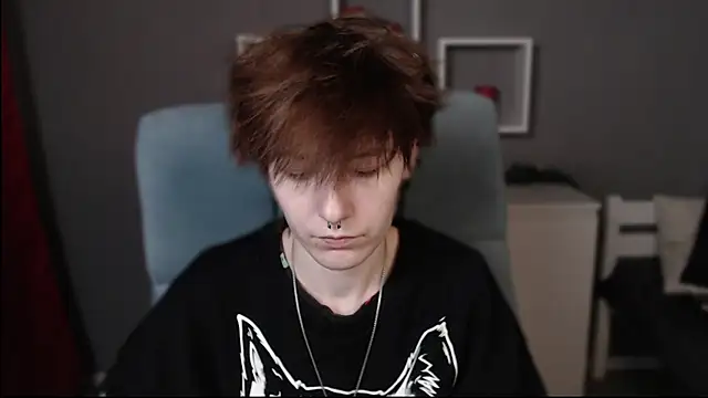 guitarandangell online show from November 18, 3:45 am