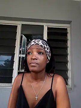 Snapshot of AfricanBarbiee69 chatting on June 21, 11:13 am AfricanBarbiee69 online show from June 21, 11:13 am