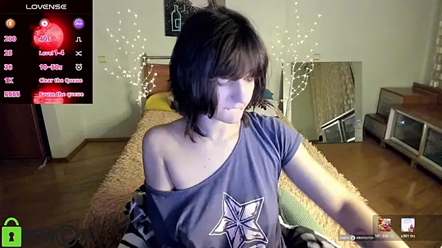 A Skyy online show from April 26, 8:28 pm