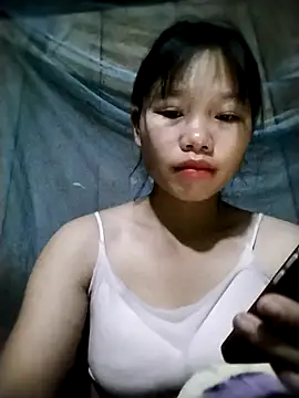 Snapshot of linh-miu99 chatting on October 21, 3:13 pm linh-miu99 online show from October 21, 3:13 pm