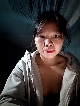 Snapshot of linh-miu99 chatting on December 14, 5:51 pm linh-miu99 online show from December 14, 5:51 pm