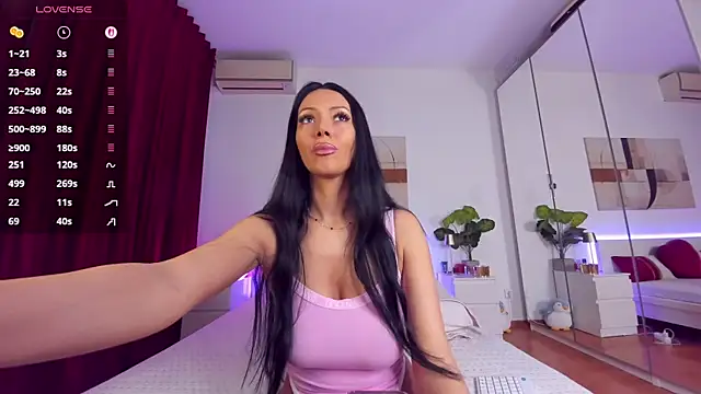 nadeen na online show from December 18, 3:29 pm