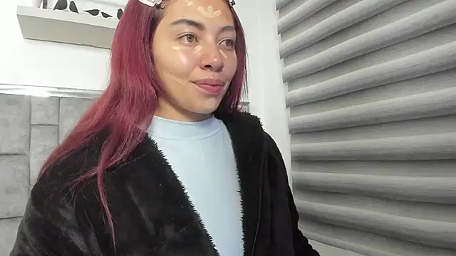 melanie roux   online show from June 19, 3:44 am