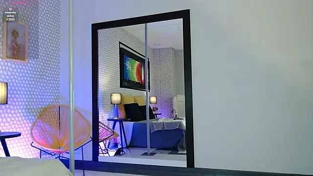 Snapshot of SashaaVixen chatting on December 3, 11:19 am SashaaVixen online show from December 3, 11:19 am