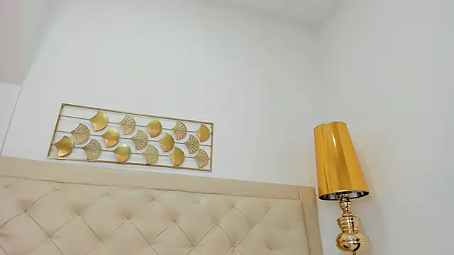 lucia lorenz online show from February 3, 11:26 am