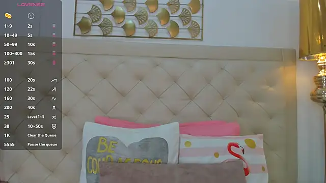 lucia lorenz online show from February 10, 11:25 am