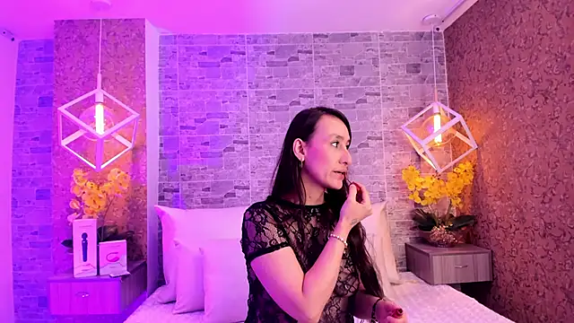 Snapshot of Catalina-Thompson chatting on October 24, 3:30 pm Catalina-Thompson online show from October 24, 3:30 pm