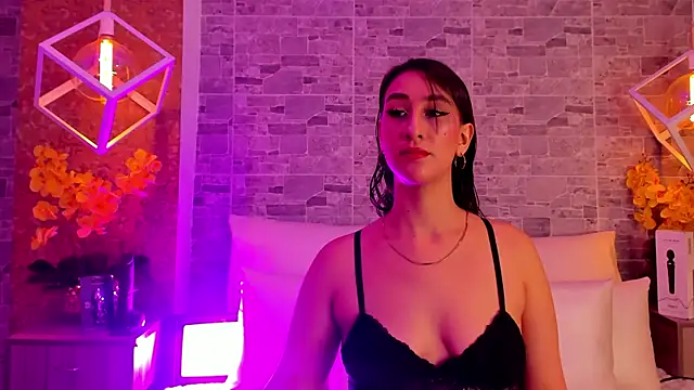 Snapshot of Catalina-Thompson chatting on November 6, 12:06 pm Catalina-Thompson online show from November 6, 12:06 pm