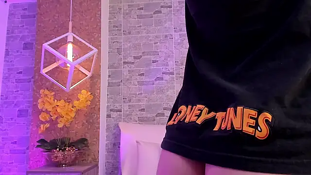 Snapshot of Catalina-Thompson chatting on November 9, 12:25 pm Catalina-Thompson online show from November 9, 12:25 pm