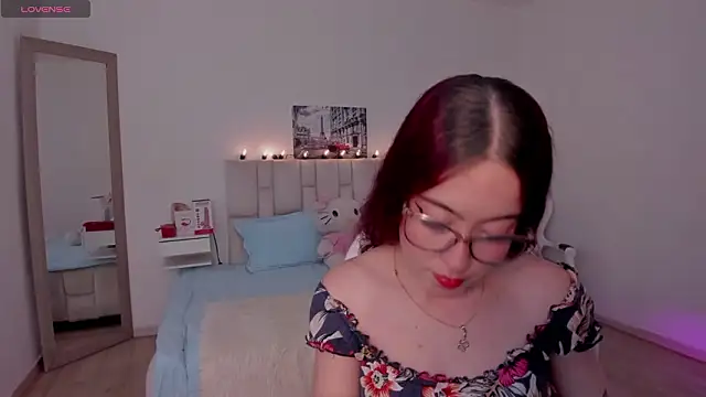 Amaraa couper1 online show from March 17, 3:44 am